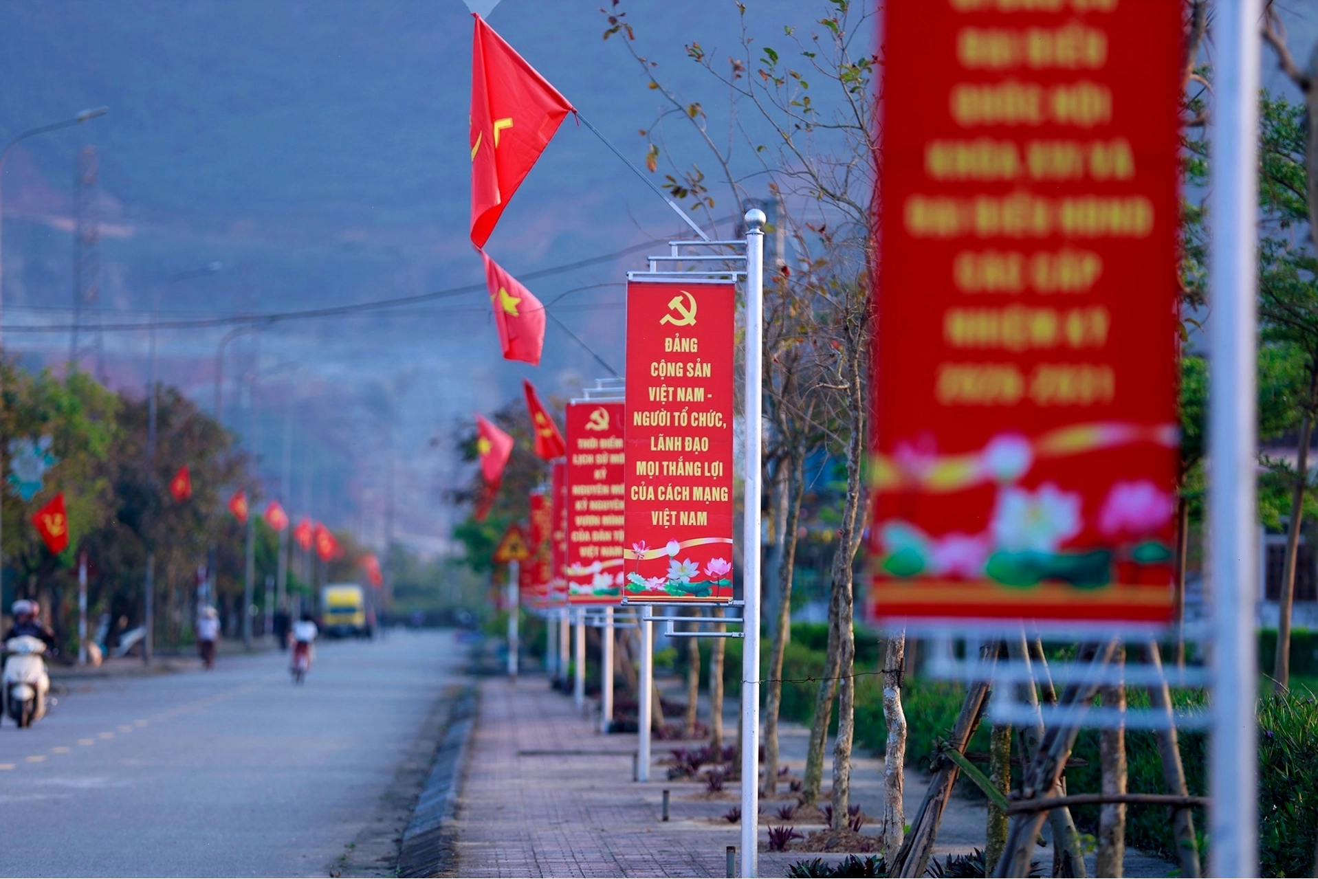 Rực rỡ cờ hoa đón ngày hội lớn ở các phường phía Nam Hà Tĩnh