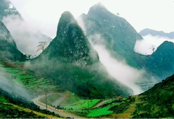 Ruộng bậc thang Hà Giang mùa nước đổ tháng 5