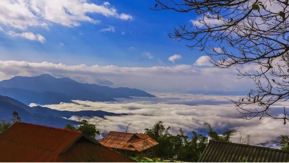 Ruộng bậc thang Lai Châu mùa lúa chín rực rỡ