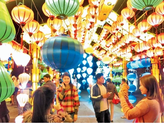 Ruộng bậc thang Sa Pa mùa lúa chín vàng rực rỡ