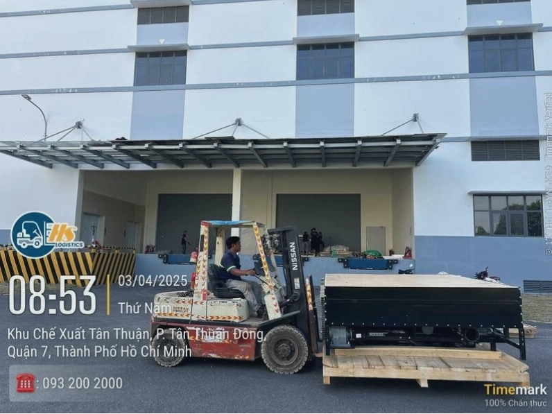 Rút ruột container tại KCX Tân Thuận - Hữu Sang Logistics