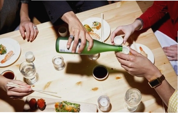 Sake thường được sử dụng trong các lễ hội và nghi lễ truyền thống Nhật
