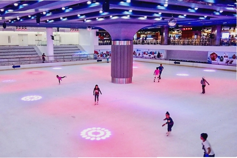 Sân băng tự nhiên lớn nhất Việt Nam Vincom Ice Rink