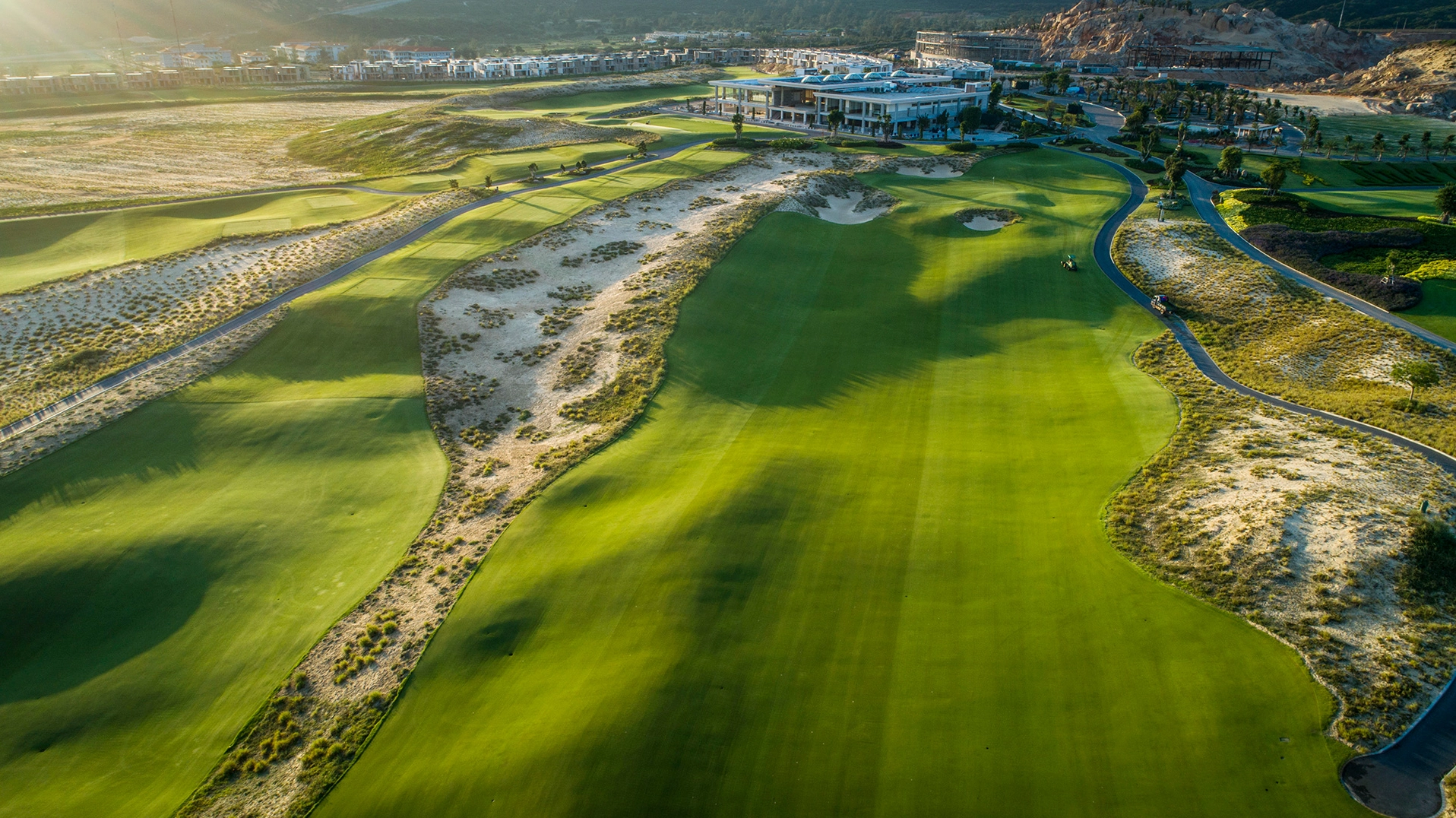 Sân Golf KN Cam Ranh: Khám Phá Điểm Đến Mới Tốt Nhất Châu Á 2026