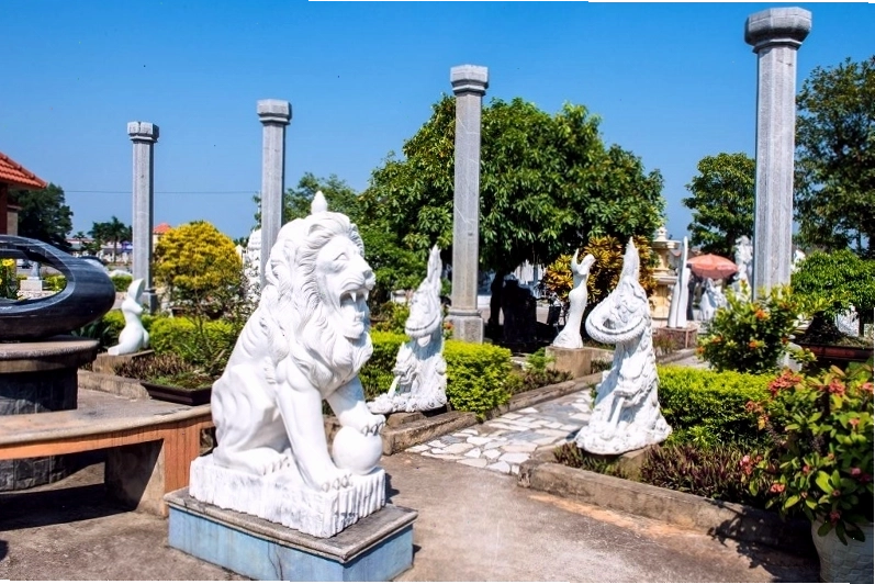 Sản phẩm mỹ nghệ đá cẩm thạch tại Ngũ Hành Sơn