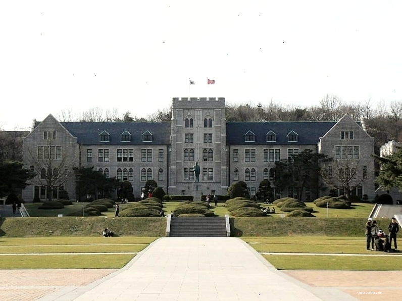 Sinh viên Đại học Korea trong một buổi thảo luận nhóm