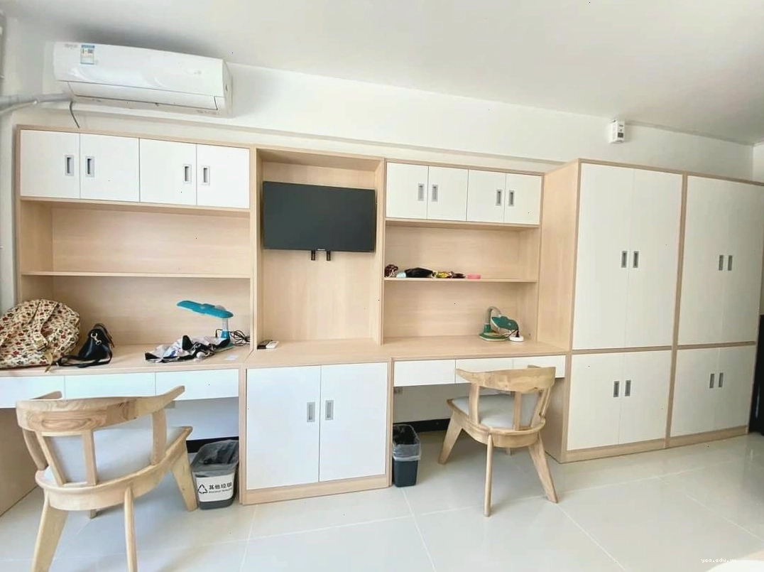 Sinh viên học tập tại Đại học Lan Châu