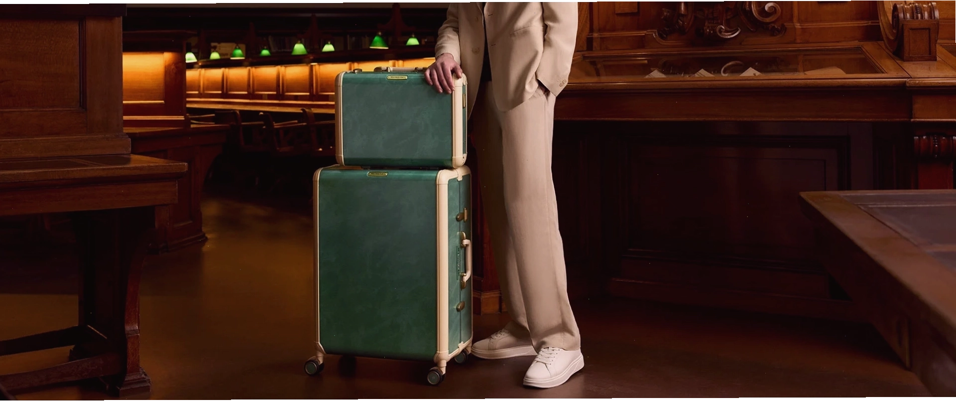 So sánh các dòng sản phẩm Samsonite Red và Samsonite Black Label