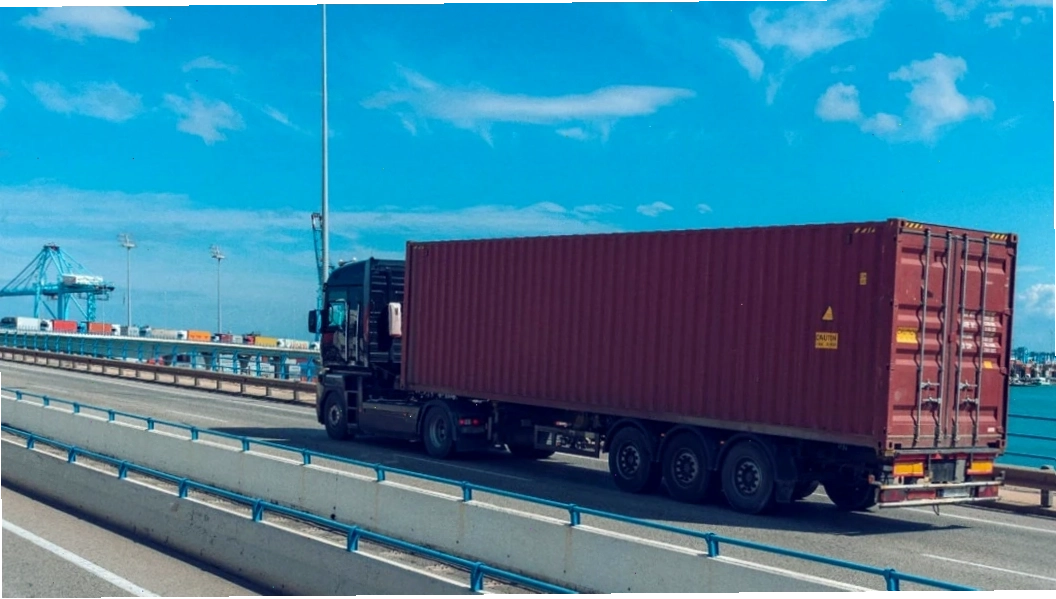 So sánh Carrier Haulage và Merchant Haulage