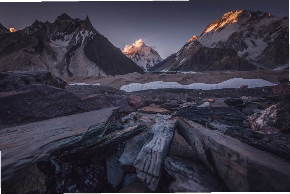 Sông Arun chảy gần Everest, một yếu tố góp phần làm ngọn núi cao thêm