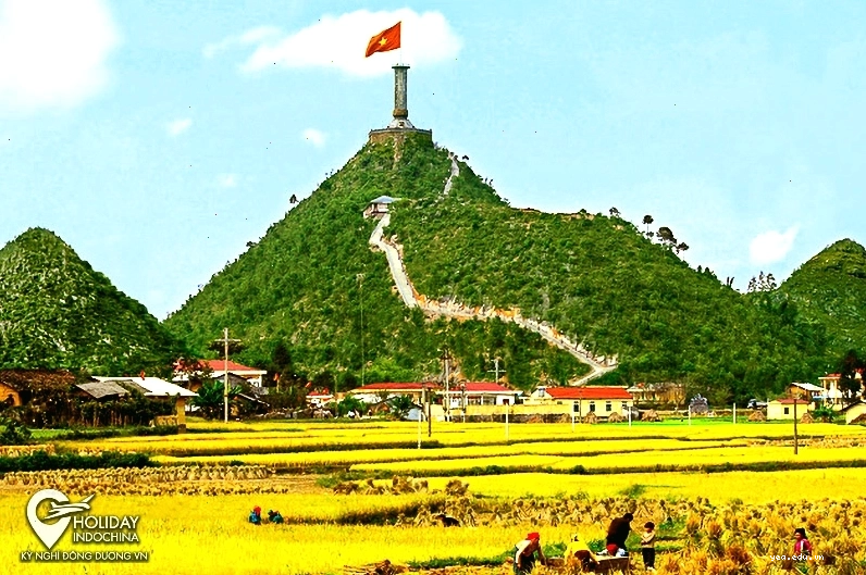 Sông Nho Quế uốn lượn qua hẻm núi