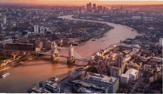 Sông Thames chảy qua Luân Đôn