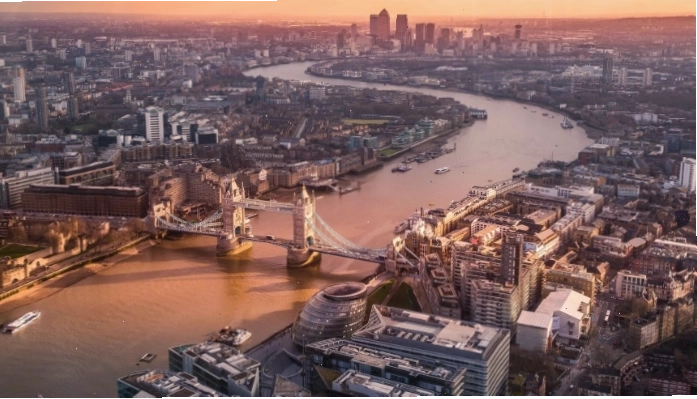 Sông Thames chảy qua Luân Đôn