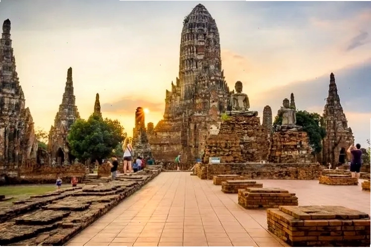 Tác phẩm điêu khắc gỗ tại Bảo tàng Woodland Muangmai