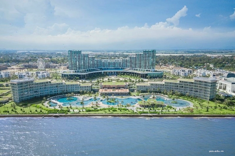 Tận hưởng không gian biển xanh tại bãi biển riêng FLC Sầm Sơn