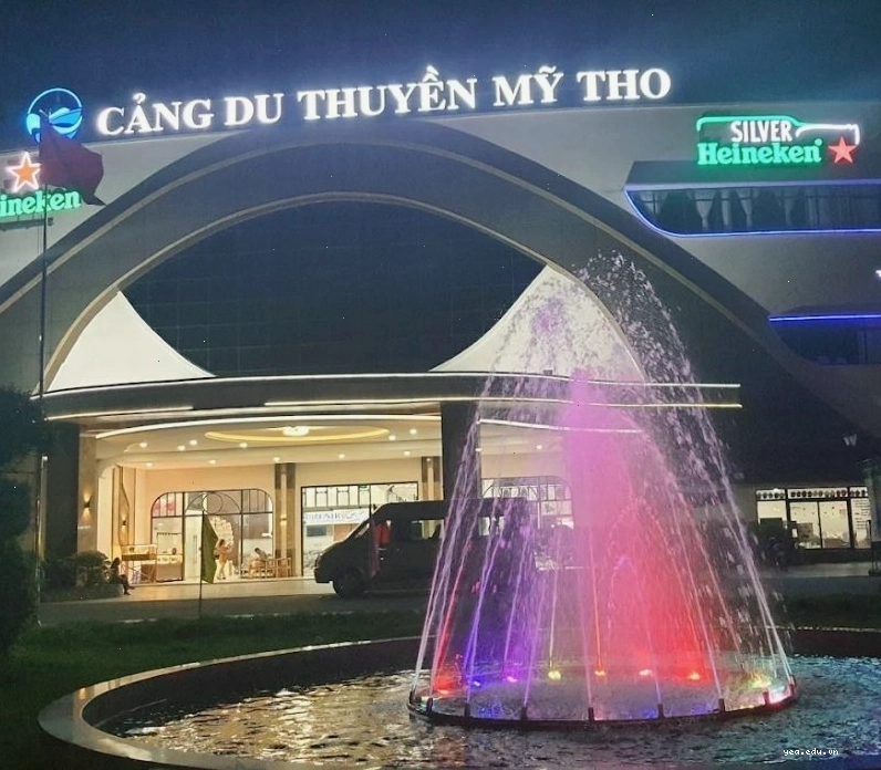 Tàu du lịch sang trọng neo đậu tại Cảng Du Thuyền Mỹ Tho