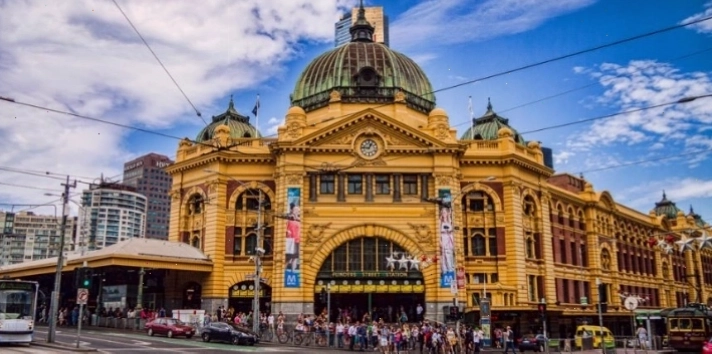 Tàu hỏa NSW TrainLink trên tuyến Melbourne Sydney