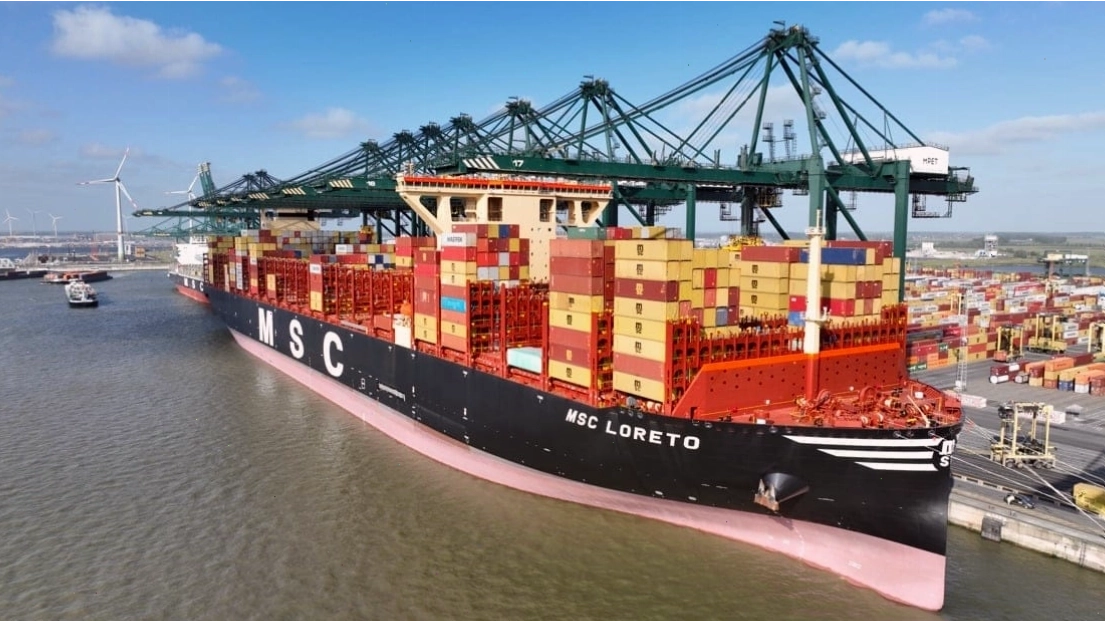 Tàu MSC Loreto, một trong những tàu container lớn nhất thế giới