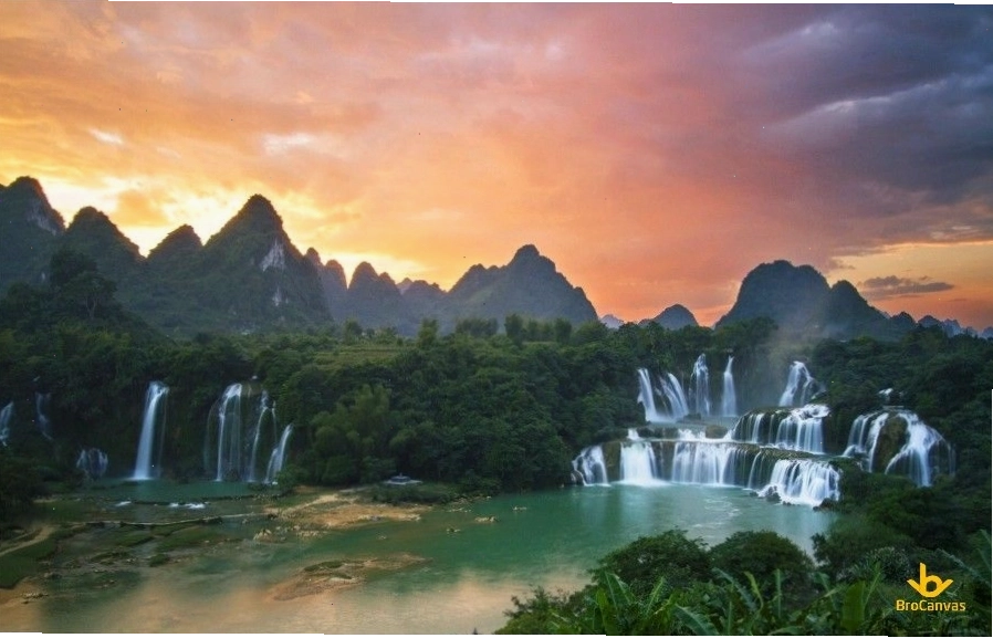 Thác Bản Giốc hùng vĩ