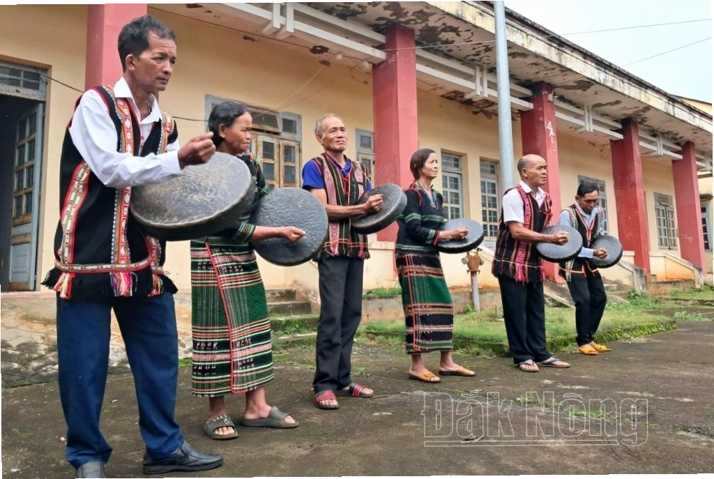 Thác Đắk G’lun hùng vĩ giữa đại ngàn huyện Tuy Đức