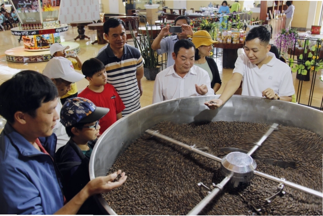 Thác Dray Dăng hùng vĩ tại Krông Pắc, Đắk Lắk