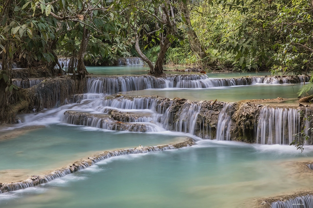 Thác Kuang Si mát lạnh, điểm đến lý tưởng cho mùa hè ở Luang Prabang.