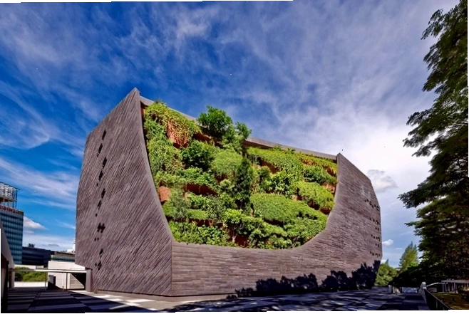 Thác nước trong nhà tại sân bay Jewel Changi