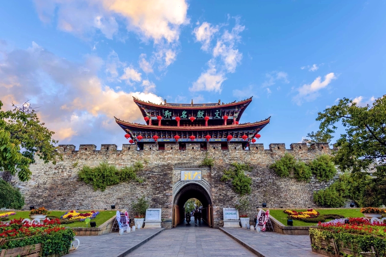 Thành cổ Đại Lý uy nghi, cổ kính với kiến trúc Trung Hoa đặc trưng