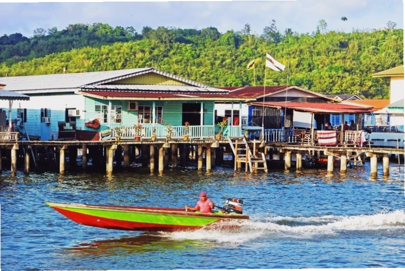 Thánh đường Hồi giáo Jame Asr Hassanil Bolkiah về ban ngày