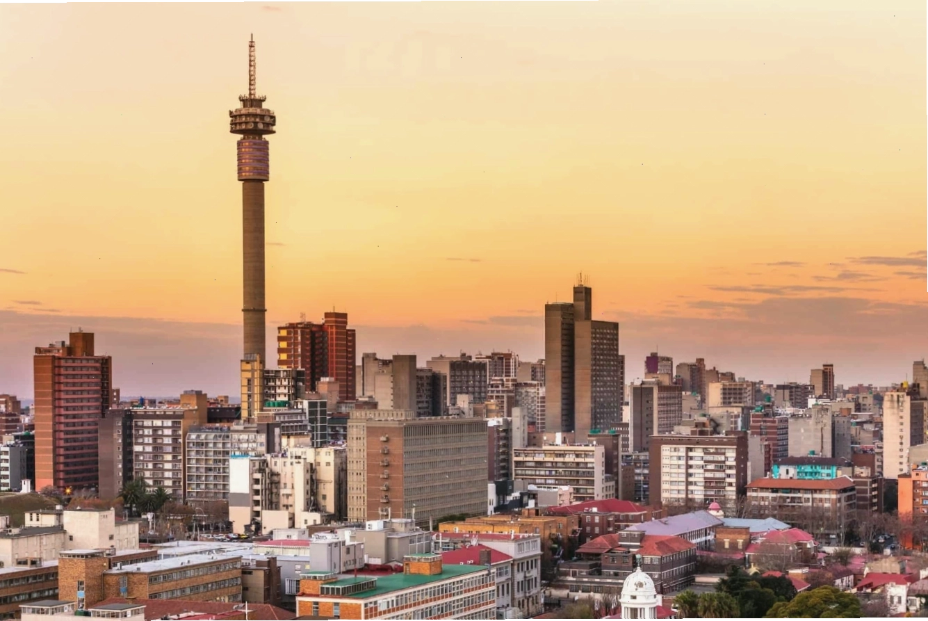 Thành phố Johannesburg nhộn nhịp về đêm