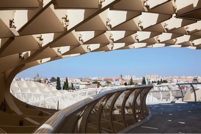 Thành phố Seville nhìn từ Metropol Parasol
