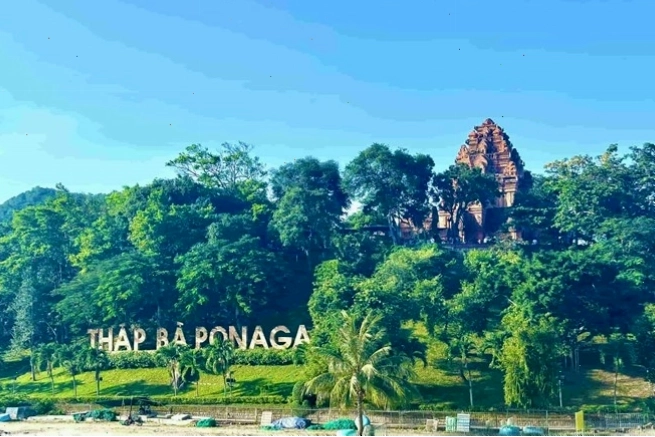 Tháp Bà Ponagar - biểu tượng văn hóa đặc sắc của Khánh Hòa