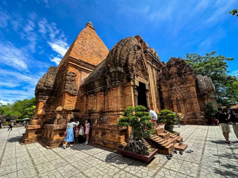 Tháp Bà Ponagar Nha Trang: Khám phá kiến trúc và ý nghĩa văn hóa