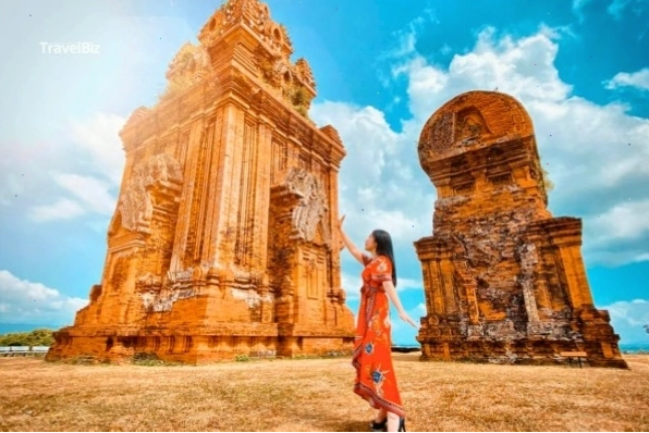Tháp Bánh Ít cổ kính mang đậm dấu ấn văn hóa Chăm Pa