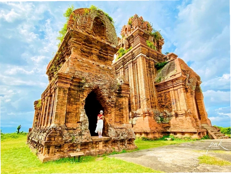 Tháp Bánh Ít Quy Nhơn, điểm đến văn hóa hấp dẫn