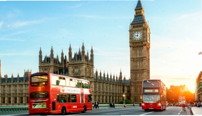 Tháp đồng hồ Big Ben biểu tượng của Luân Đôn