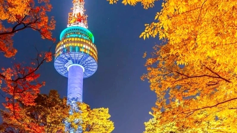 Tháp Namsan (N Seoul) lãng mạn dưới sắc màu mùa thu
