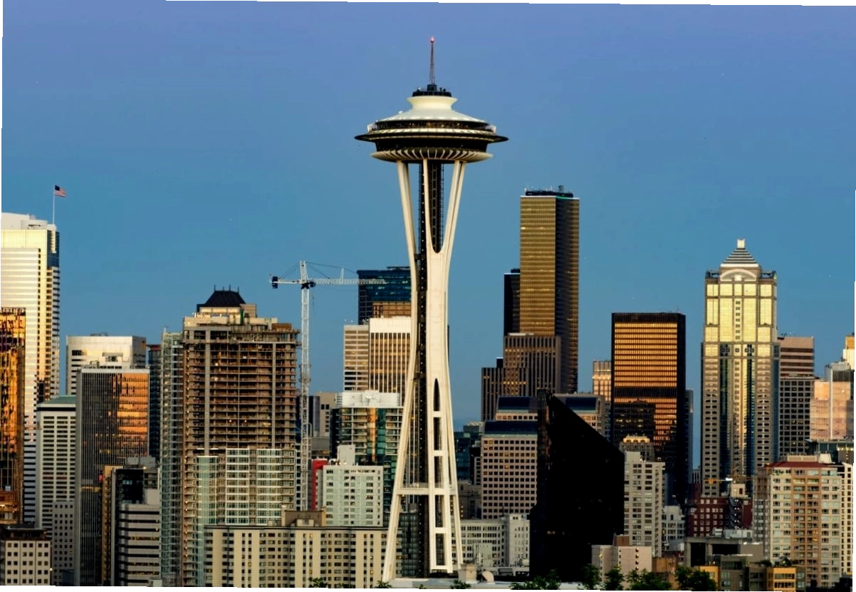 Tháp Space Needle Seattle sừng sững giữa lòng thành phố
