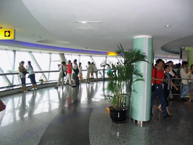 Tháp Truyền Hình Minh Châu Phương Đông nhìn từ xa