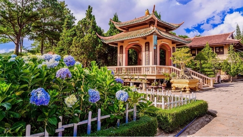 Thiền viện Trúc Lâm - Điểm đến tâm linh gần Terracotta Resort