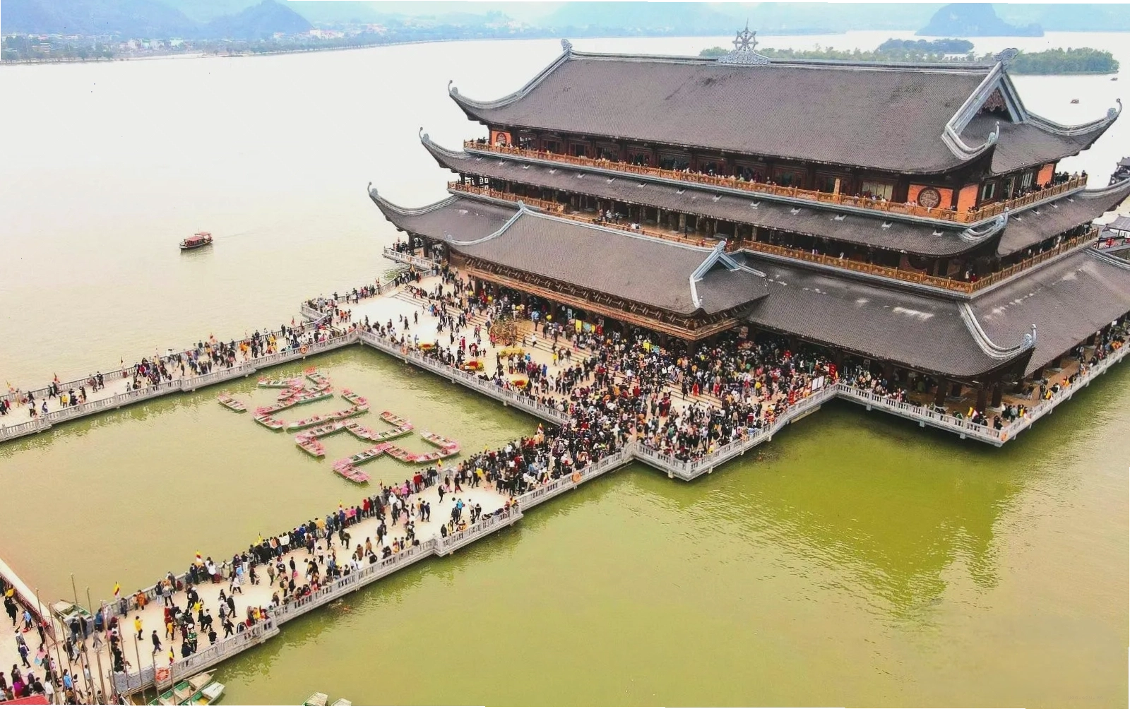 Thời điểm vàng để ghé thăm Chùa Tam Chúc