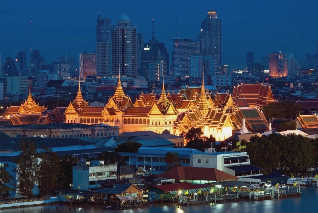 Thủ đô Bangkok Thái Lan về đêm lung linh ánh đèn