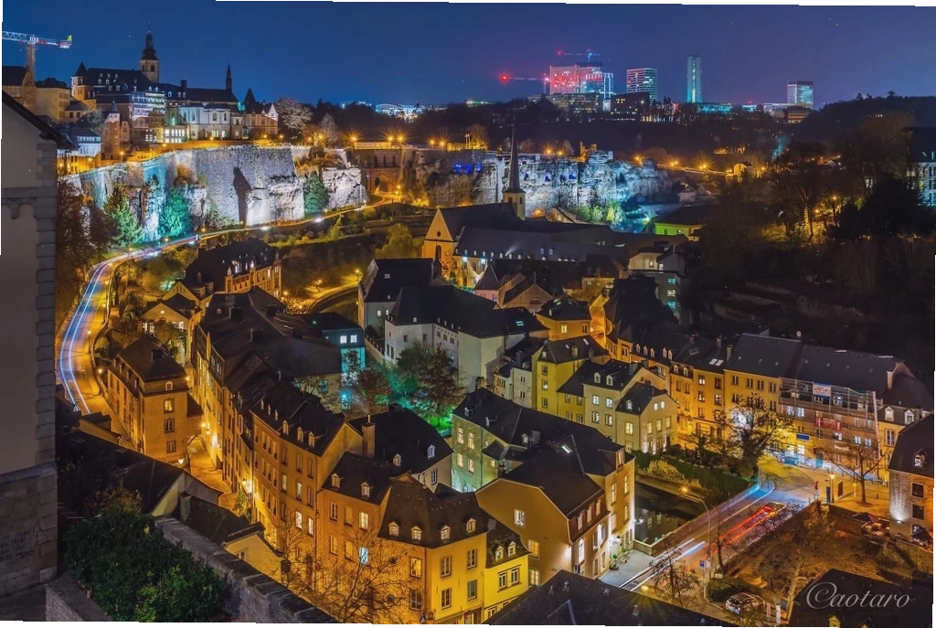 Thủ đô Luxembourg City lung linh về đêm