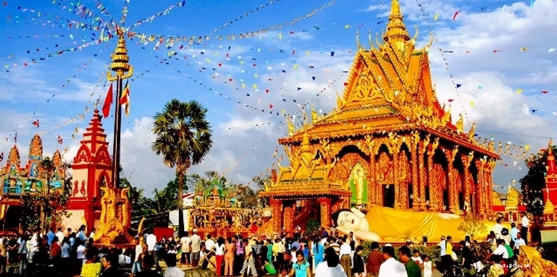 Thủ đô Phnom Penh lung linh về đêm