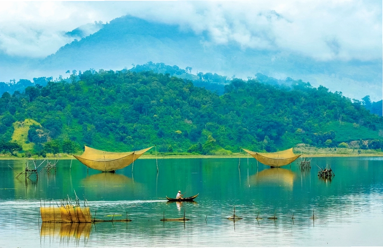 Thư giãn bên hồ Lắk với văn hóa Ê Đê