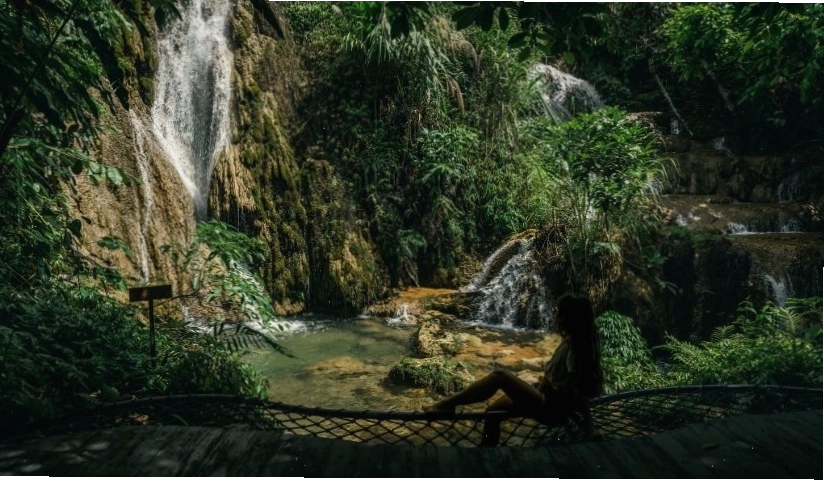Thư giãn tại bể bơi vô cực