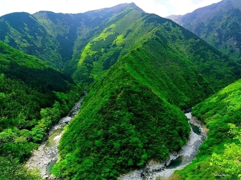 Thung lũng Iya với cảnh quan thiên nhiên thơ mộng