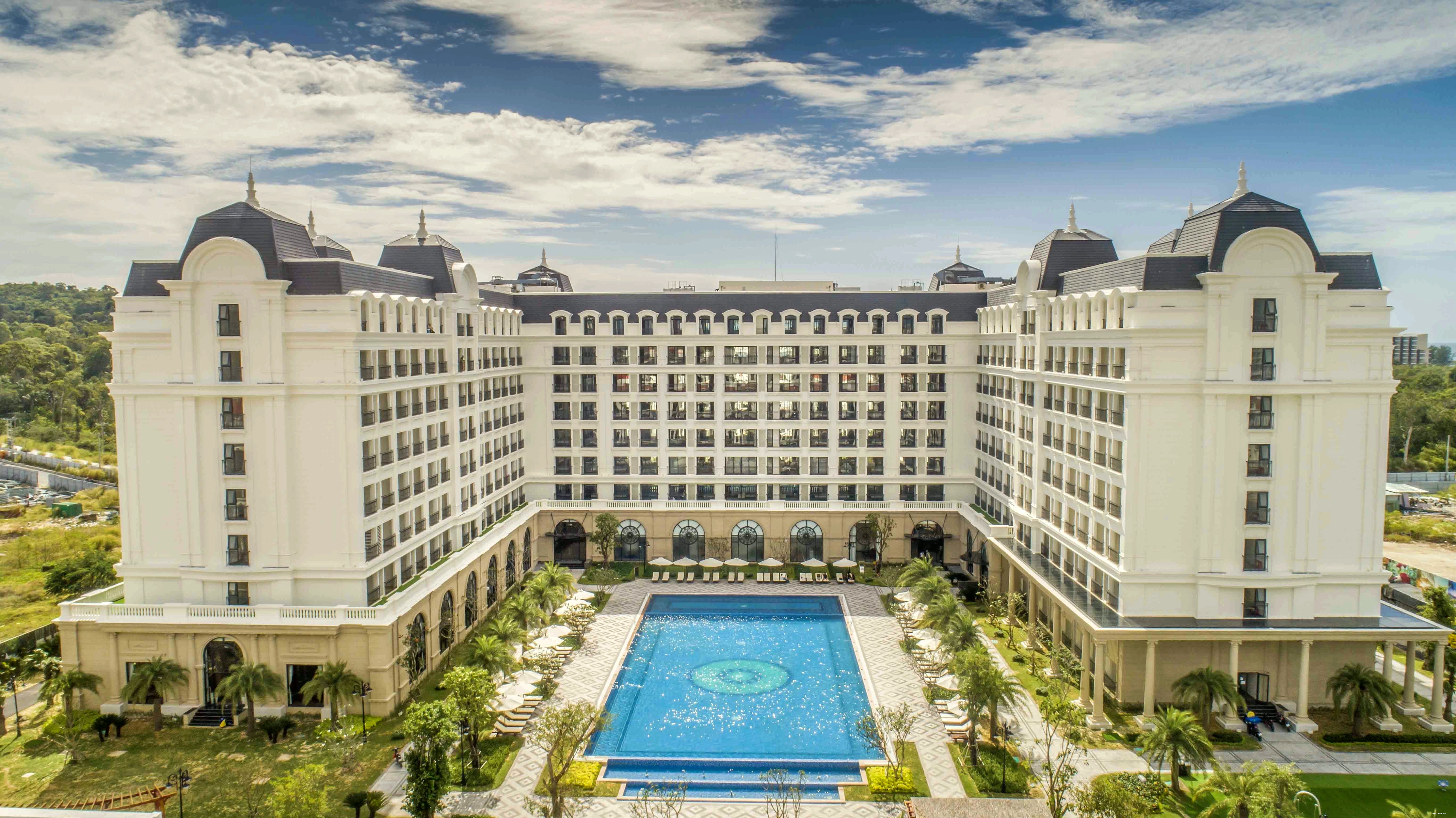 Thưởng thức ẩm thực trên sông