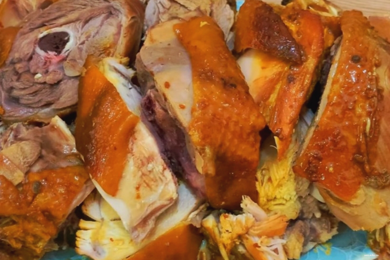 Thưởng thức thịt gà xông khói Goubangzi hấp dẫn tại Đại Liên