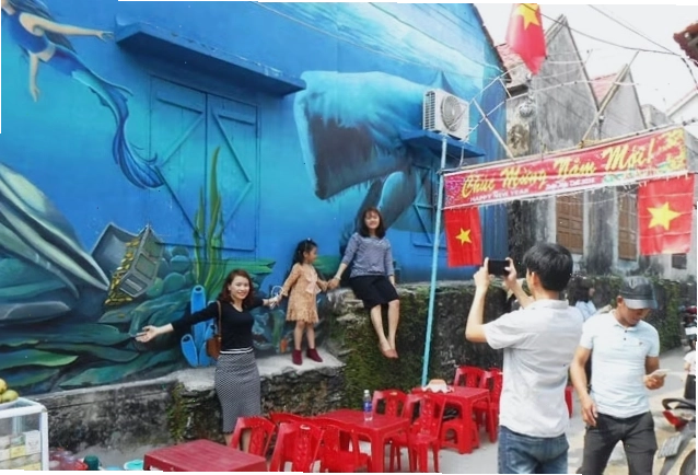 Thuyền thúng xếp hàng dài trên bãi biển Cảnh Dương